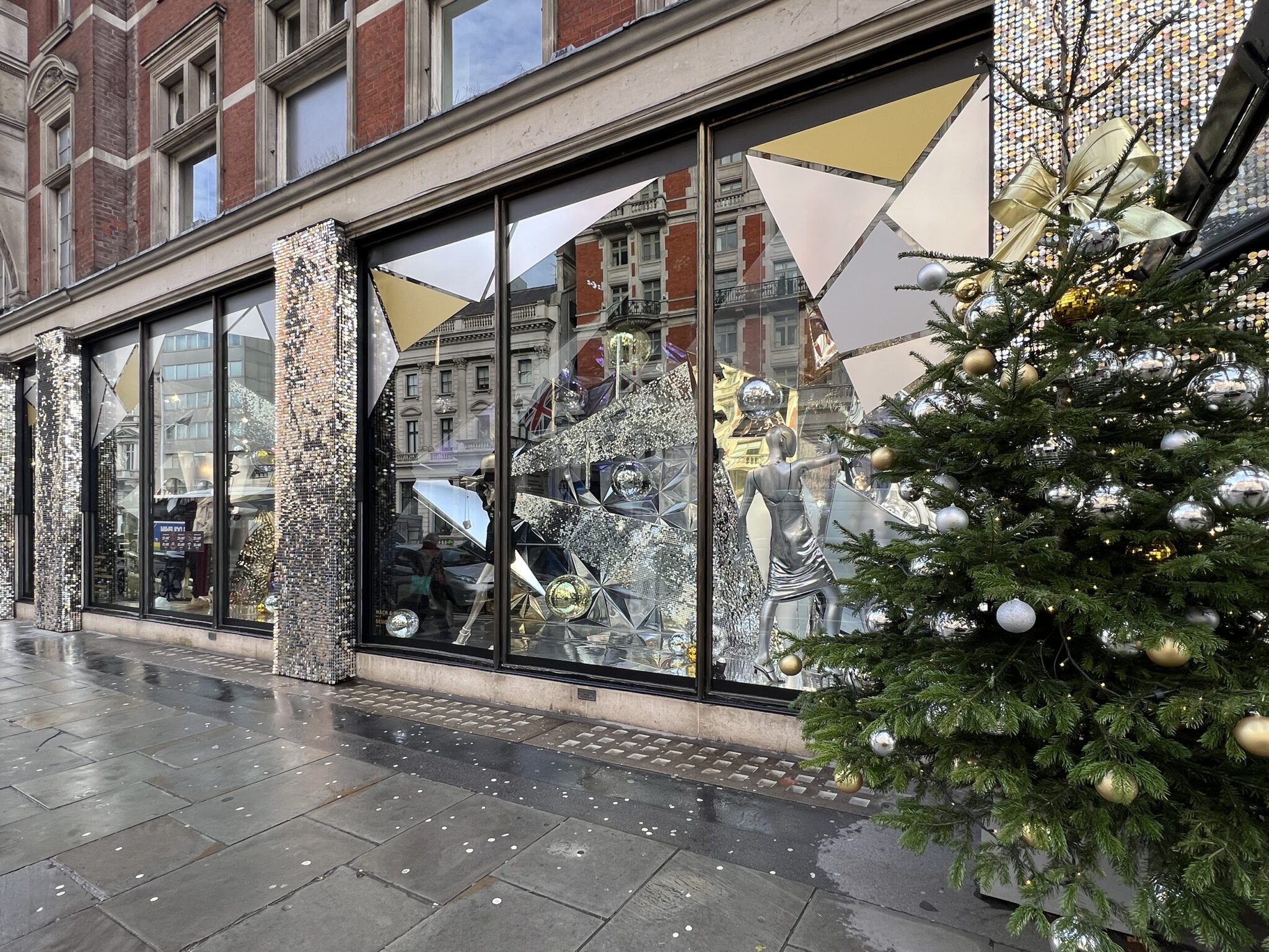 Christmas Window Display For Harvey Nichols